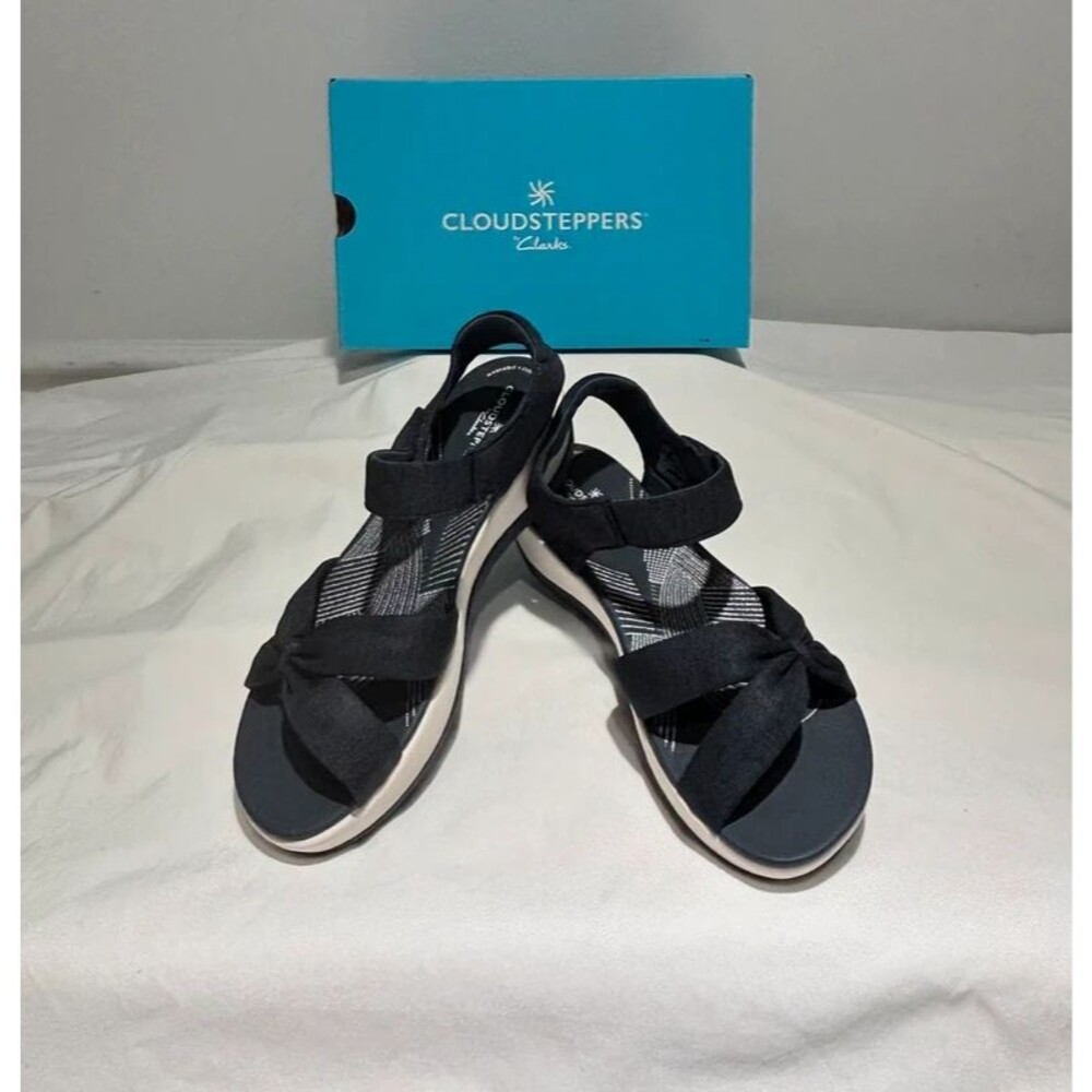 NWT Clarks Cloudsteppers Wedge Sandals  Size 8.5